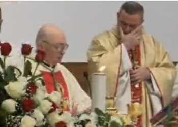 Mbahet mesha e Krishtlindjes, imzot Frendo: Drita jonë është Jezu Krishti!