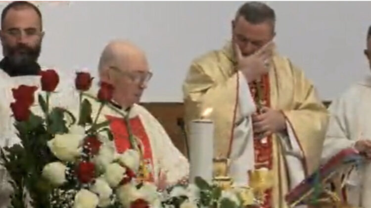 Mbahet mesha e Krishtlindjes, imzot Frendo: Drita jonë është Jezu Krishti!