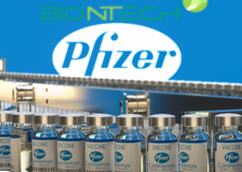 CEO i Pfizer: Mund të nevojitet një dozë e katërt vaksine kundër Omicron