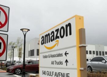 ‘Amazon’ kritikohet për shkak të sigurisë në depon e shkatërruar nga tornado