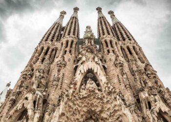 Pse u desh më shumë se 1 shekull për ndërtuar katedralen ‘La Sagrada Familia’?