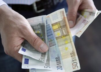 Qeveria e Kosovës nis punën për Ligjin e ri të Pagave, paga minimale do të bëhet 250 euro