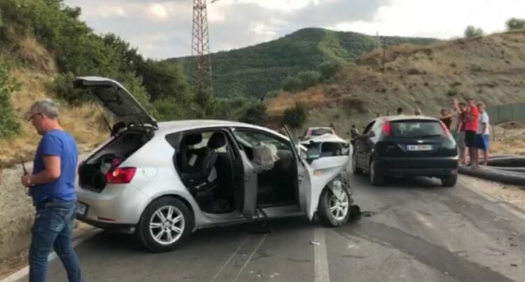 Rrëshqasin gurë në aksin Berat-Skrapar, rrezik aksidentesh