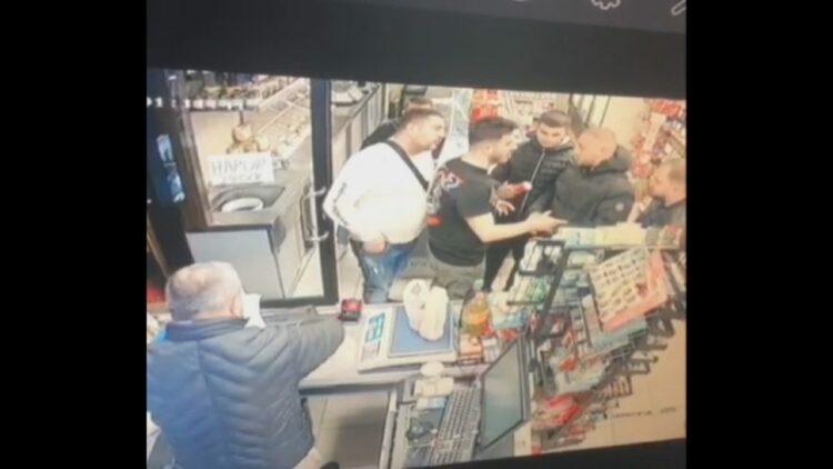 Vrasja e Jurgen Dukës në një market në Tiranë, lirohet miku i viktimës Orges Drazhi