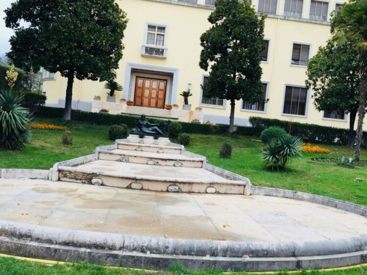 Vila Mbretërore hapet për turizëm! Plani i ri, menaxhimi i kalon fondacionit