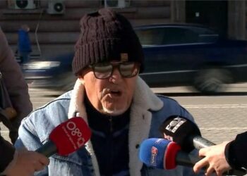 Tetraparaplegjikët protestë para kryeministrisë: Qeveria të na ndihmojmë të krijojmë një pavarësi ekonomike!