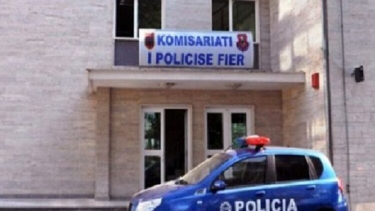 Shpërndanin kokainë e heroinë, prangosen 2 persona në Fier, mes tyre një vajzë