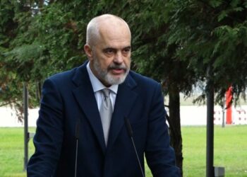 Eleminohen sportelet/ Rama: Nga janari thuajse të gjitha shërbimet do të kryhen online