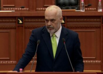 Rama flet për skemën e ndihmës ekonomike: Shteti i merr në mbrojtje fëmijët atyre që humbin jetën në krye të detyrës