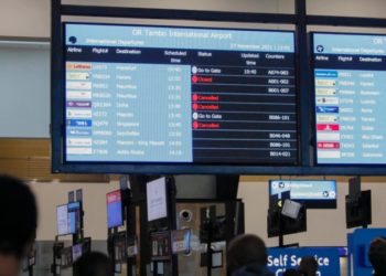 Anulohen fluturimet me Afrikën e Jugut, OBSH: Kufizimet nuk e parandalojnë përhapjen e Omicron