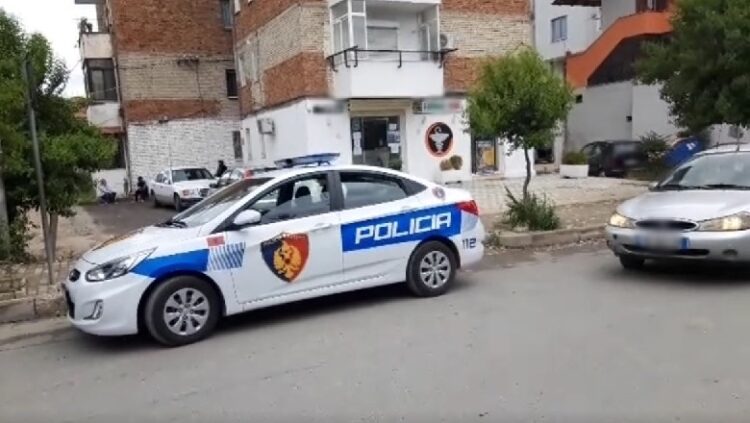 Atentat në Tiranë, tritol makinës në lëvizje, plagosen shoferi dhe pasagjeri