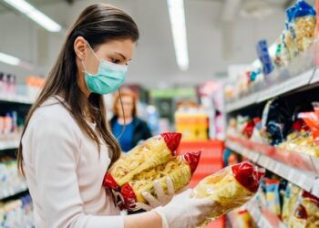 Hyjnë sot në fuqi masat e reja anti-Covid, cilat kategoritë nuk do të lejohen pa certifikatë vaksinimi në punë