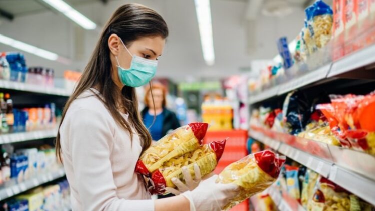 Hyjnë sot në fuqi masat e reja anti-Covid, cilat kategoritë nuk do të lejohen pa certifikatë vaksinimi në punë