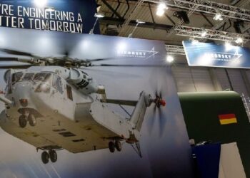 Izraeli dhe SHBA nënshkruajnë marrëveshjen prej 3.1 miliardë dollarësh për helikopterët dhe avionët e karburantit