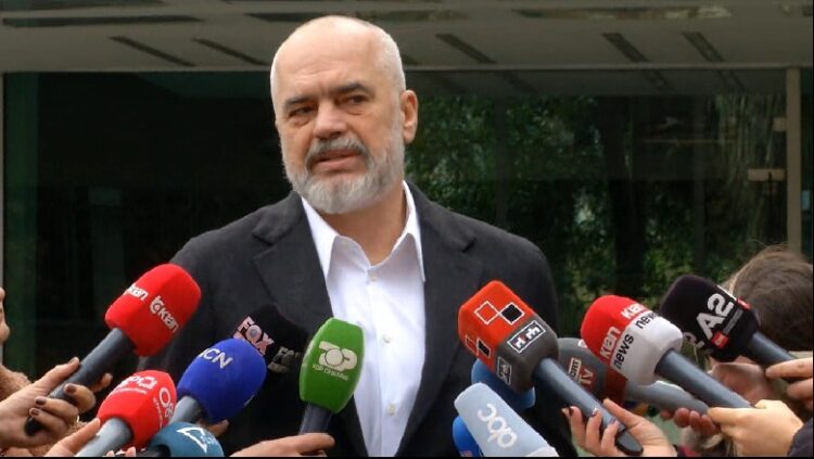 Rama mbledh kryesinë e PS: Basha dhe Berisha veç e veç nuk kanë legjitimitet! Situata është e rëndë