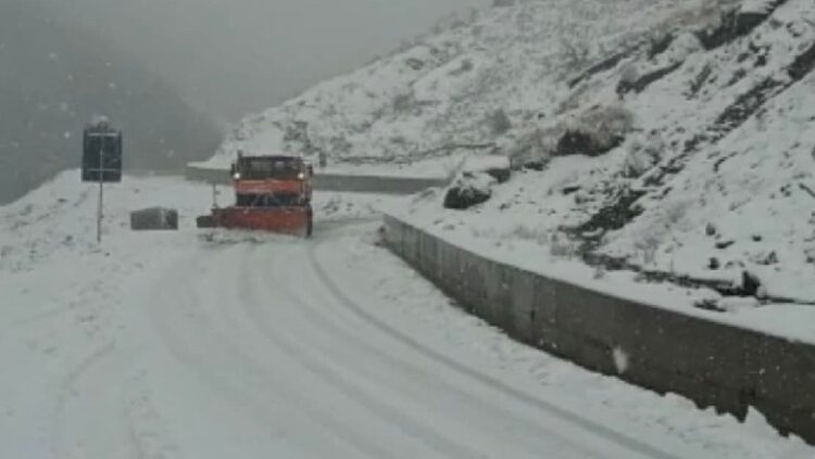 Moti i keq në vend, mbyllet Rruga e Arbrit, shkak reshjet e dendura të dëborës