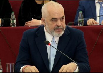 Rama sulmon opozitën dhe paralajmëron shpalljen ‘non grata’ të Metës