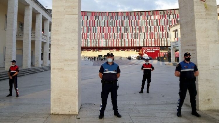 Derbi Dinamo-Tirana në ‘Air Albania’, ja rrugët që do të bllokohen nga ora 16:00 deri në përfundim të ndeshjes