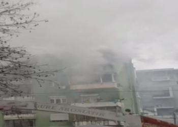 Zjarr në një apartament në katin e 10 në Elbasan