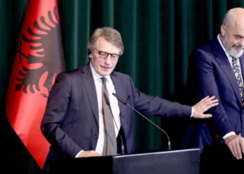 Ndarja nga jeta e Sassolit, Rama: Trishtim, avokat i zjarrtë i Shqipërisë