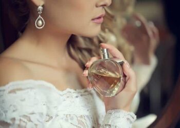 Si ta përdorësh parfumin në mënyrën e duhur, sekretet që nuk i keni ditur