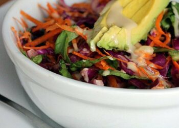 Dieta e bukurisë, cilat janë ushqimet që të mbajnë gjithmonë të re dhe të bukur