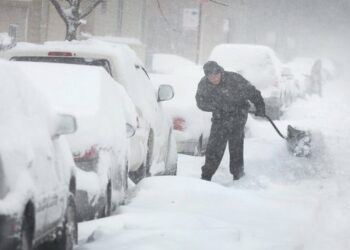 Stuhia “Elpis” paralizon Greqinë/ Bora bllokon Athinën, ndërpritet energjia, mbyllen shkollat