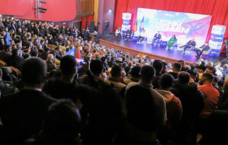 Basha nga takimi i Fierit: Demokratët kanë zgjedhur të ardhmen