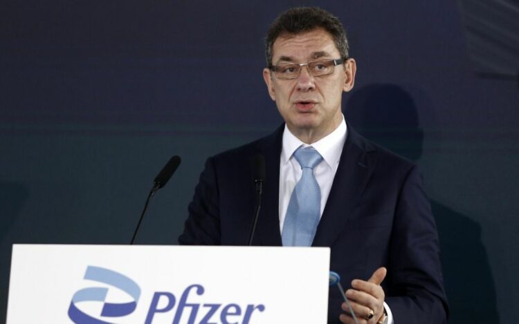 Shefi i Pfizer jep lajmin e shumëpritur: Do t’i rikhehemi normalitetit në pranverë
