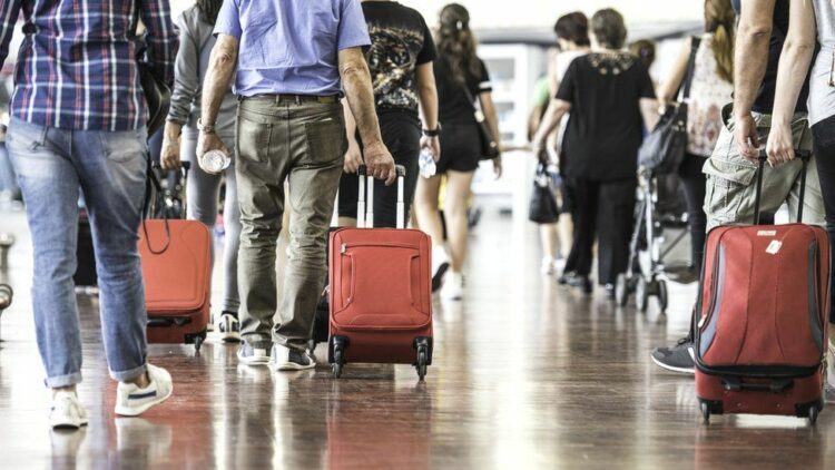 Emigracioni i lartë/ Shqipëria po “korr” pasojat e mungesës së investimeve në arsim dhe tek të rinjtë