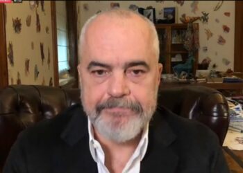 Protesta/ Rama: Ndihem i turpëruar, si jeniçerë, mungonin kovat me zift nga lart