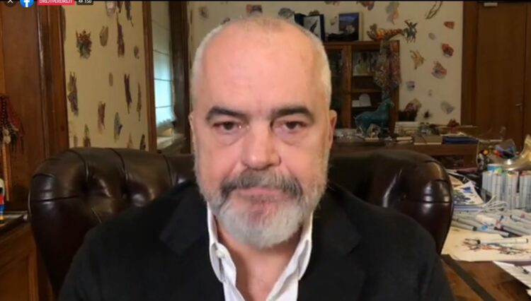 Protesta/ Rama: Ndihem i turpëruar, si jeniçerë, mungonin kovat me zift nga lart