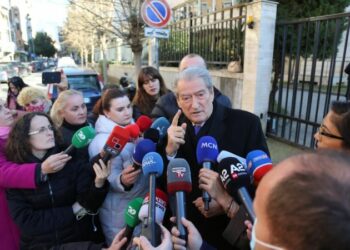 Berisha: Revolucioni nuk ndalet, të mblidhemi të dielën në Shkodër! Selia do u kthehet demokratëve