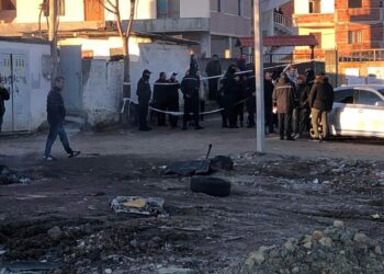 Policia rrethon zonën e ‘5 majit’ në Tiranë, IKMT pritet të shembë disa banesa në kuadër të rindërtimit!