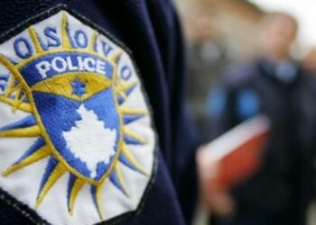 Kosovë/ Policia mësyn te Ministria e Mjedisit, arrestohen dy zyrtarë dhe 5 persona të tjerë