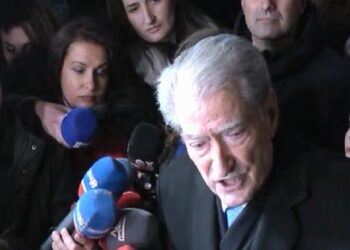 “Jo bunker i pengut, por shtëpi e demokratëve”, Berisha njofton protestë më 8 janar para selisë së PD