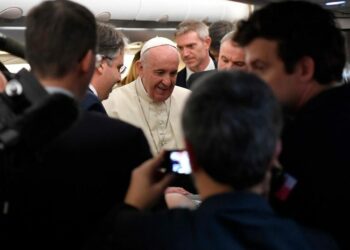 Papa Françesku: Gazetaria e mirë kërkon aftësinë për të dëgjuar