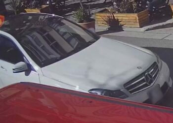 Aksidentoi 26-vjeçaren në Tiranë dhe u largua nga vendi i ngjarjes, arrestohet i riu