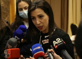 Kushi: Shkollat i mbyllëm prej ngrirjes së depozitave, 1600 nxënës rezultojnë me COVID-19