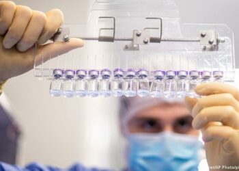 Biontech dhe Pfizer nisin prodhimin e vaksinës së përshtatshme për variantin Omikron