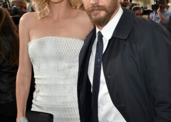 Tom Hardy dhe Charlize Theron flasin hapur për debatin e tyre “të tmerrshëm”