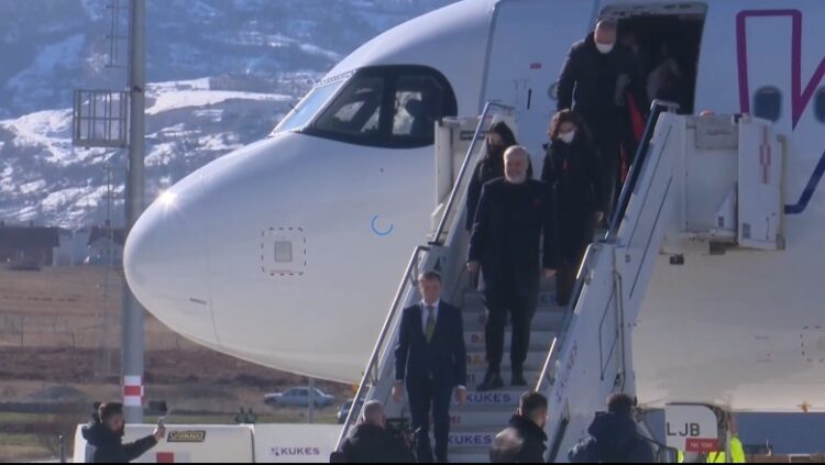Rikthehen fluturimet në ‘Aeroportin e Kukësit’, Rama, Balluku dhe Spiropali bëjnë udhëtimin e parë
