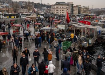 ‘Lufta’ e inflacionit në Turqi, qeveria ul taksat për të përballuar krizën: Nuk do ta lejojmë inflacionin të shtypë kombin tonë