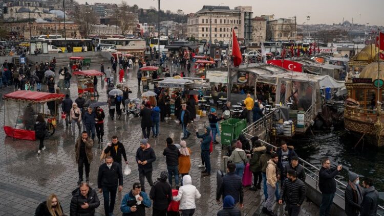‘Lufta’ e inflacionit në Turqi, qeveria ul taksat për të përballuar krizën: Nuk do ta lejojmë inflacionin të shtypë kombin tonë