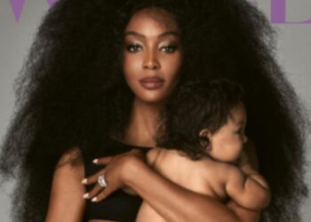 Ikona e modës, Naomi Campbell ‘dominon’ kopertinën e ‘Vogue’ së bashku me të voglën e saj
