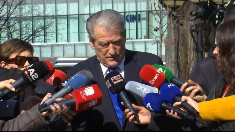 Berisha paralajmëron: Do dalin përgjime të komunikimeve të fshehta të qeveritarëve me bandat