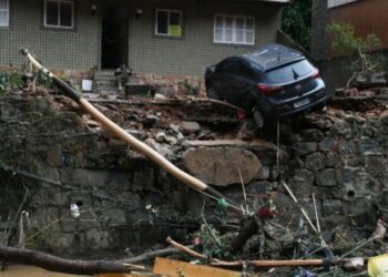 Reshje të dendura shiu dhe rrëshqitje dherash, mbi 100 viktima në Brazil