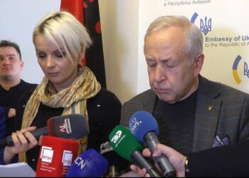 Sulmi rus, ambasadori ukrainas në Tiranë: Do e mbrojmë tokën tonë! Mirënjohje Shqipërisë për mbështetjen