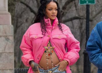 Rihanna, shtatzënë për herë të parë