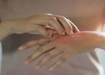 Omicron më rezistent në lëkurë – Çfarë tregon për fuqinë infektuese?